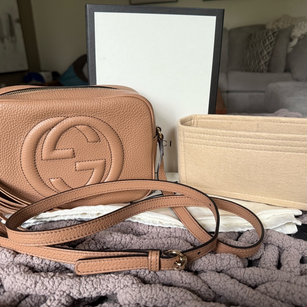 SOLD❤️ Gucci Tan Crossbody Bag with Iconic GG Logo